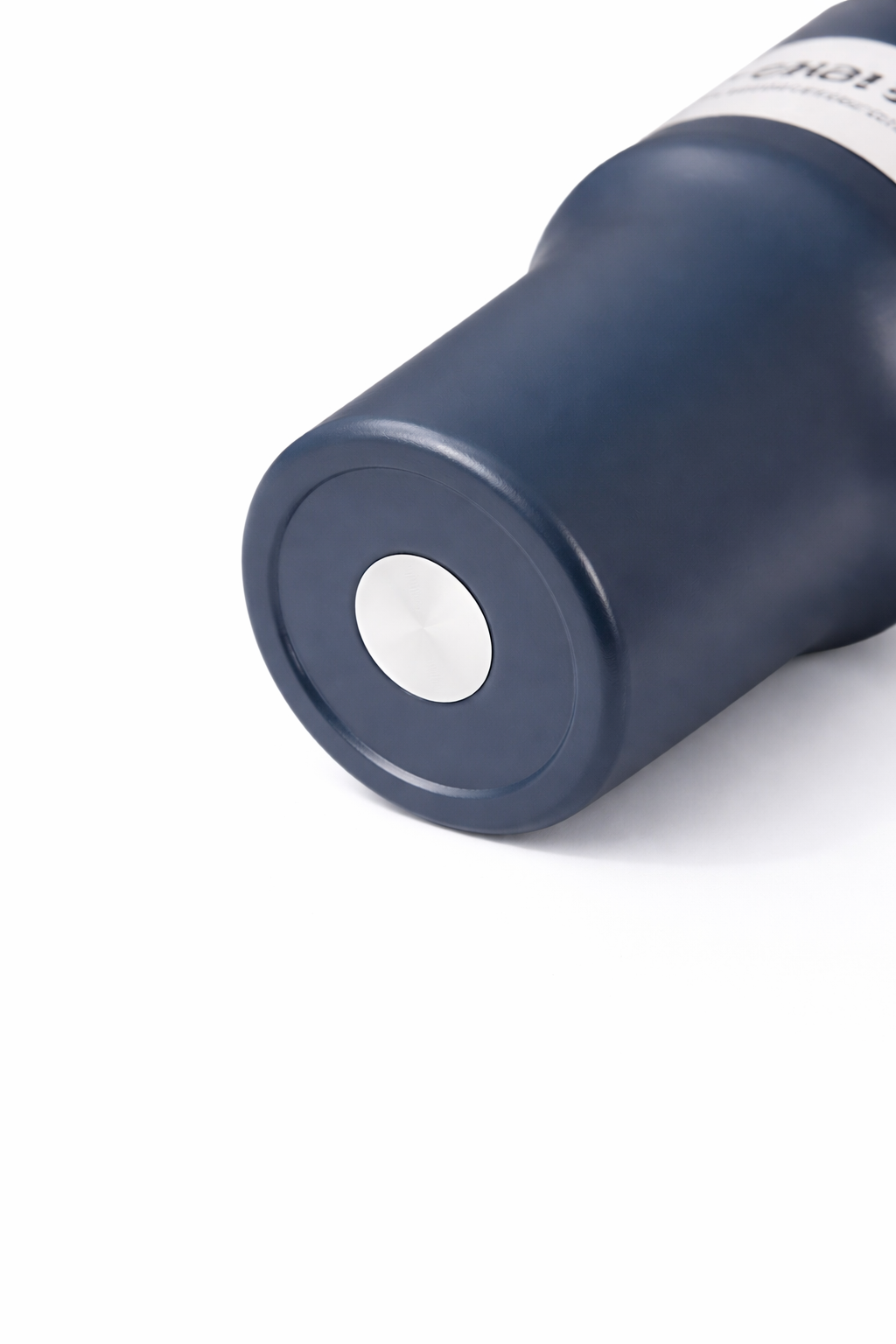 Travel friendly insulated mug__Black