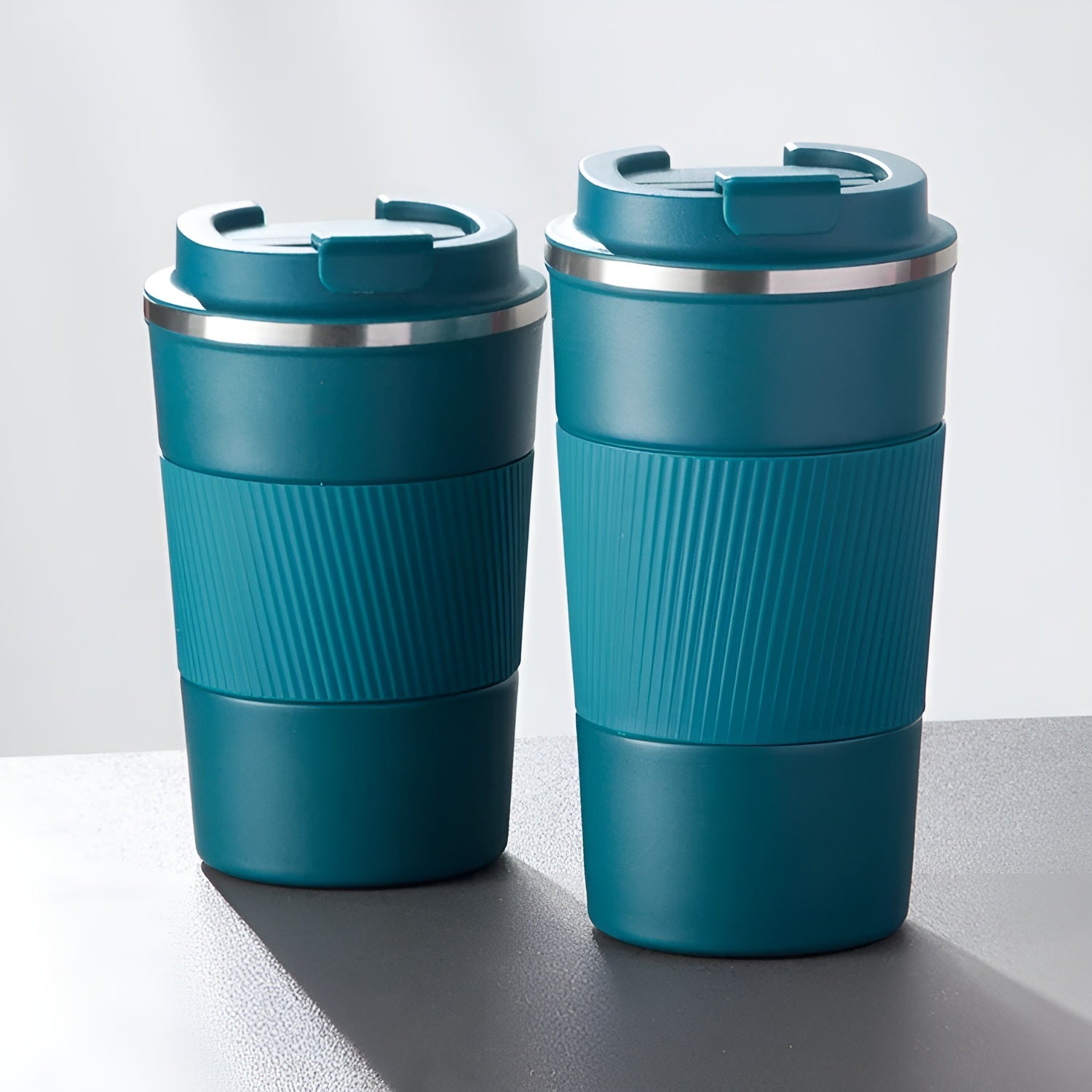 Vacuum insulated travel cup__Blue